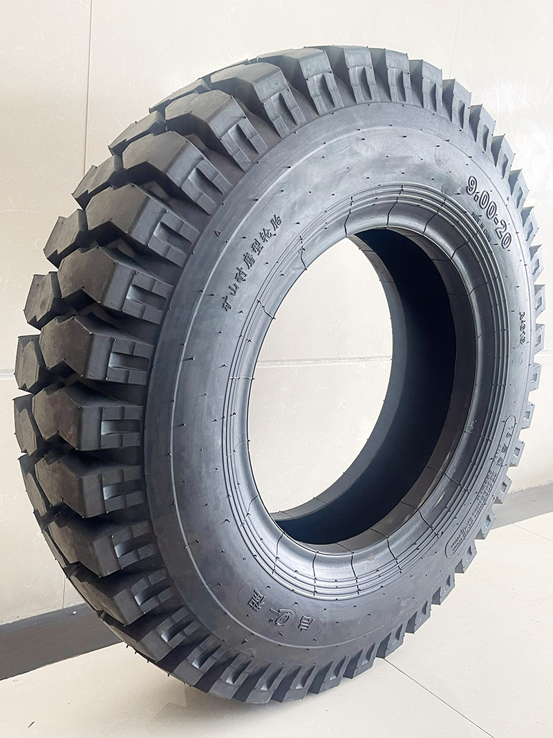 A616 pattern mining tire 9.00-20 has been successfully rolled off the production line