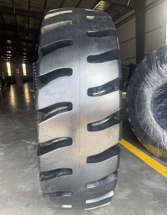 New product Port tire 18.00-25 has been successfully rolled off the production line