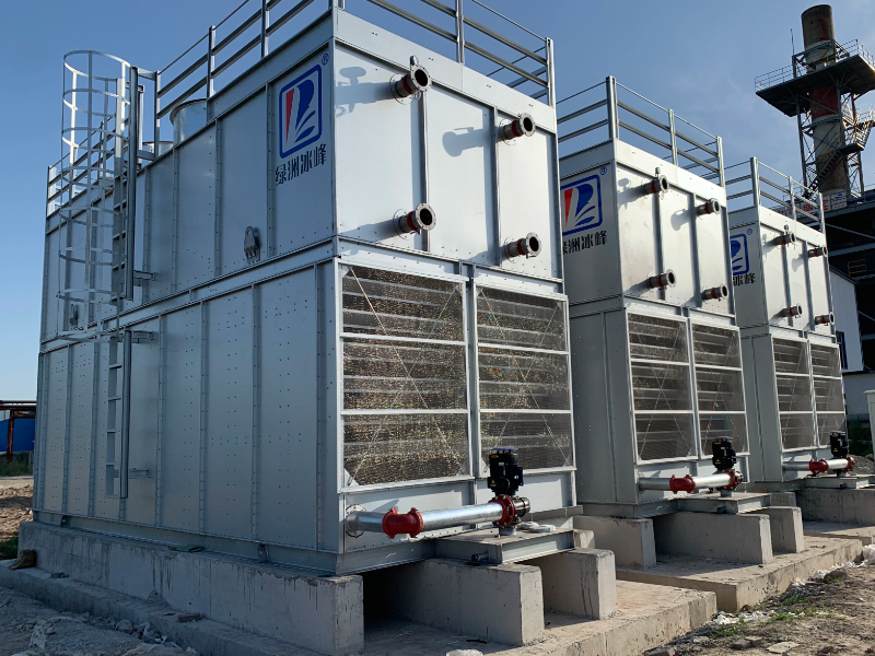 Double inlet air composite flow closed cooling tower