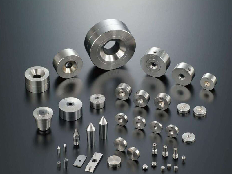 Hardware mold manufacturing characteristics