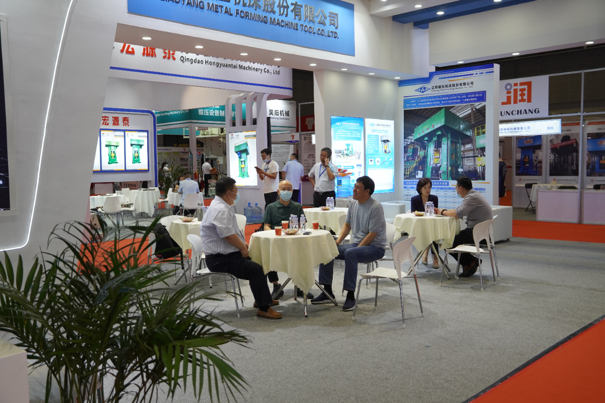 辽锻荣获中国国际金属成形展览会“优秀锻造装备供应商”荣誉