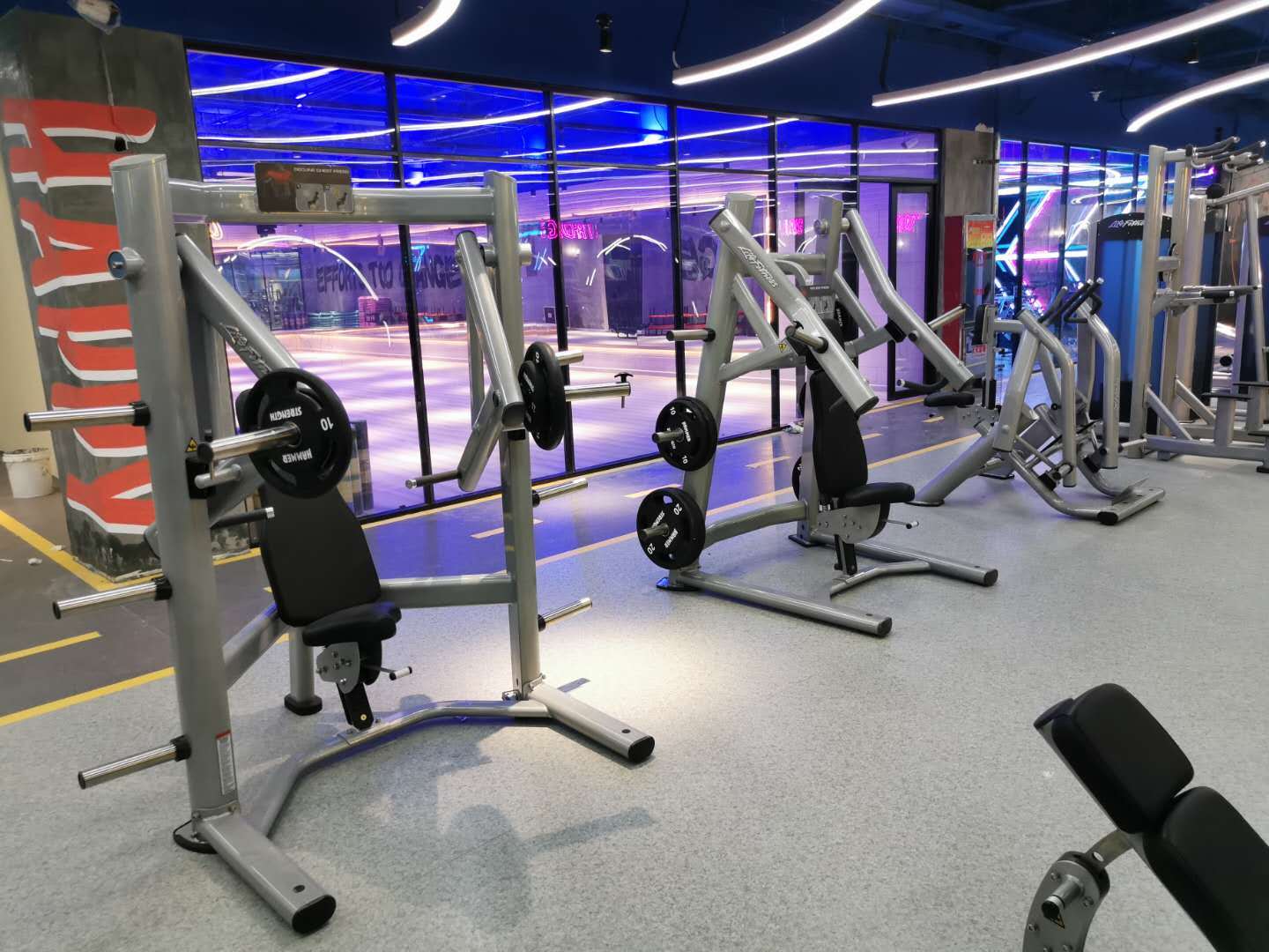 Moroccan customers import fitness equipment from China.