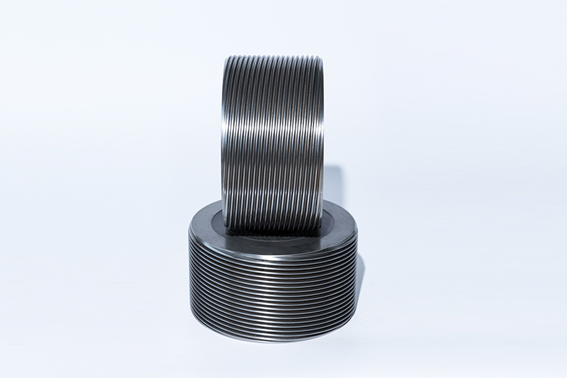Bead tooth rolling wheel