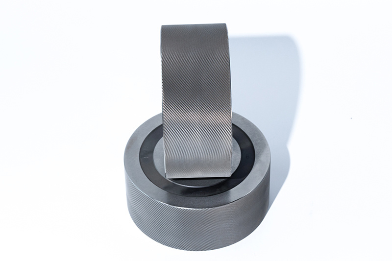 Fine tooth thread rolling wheel