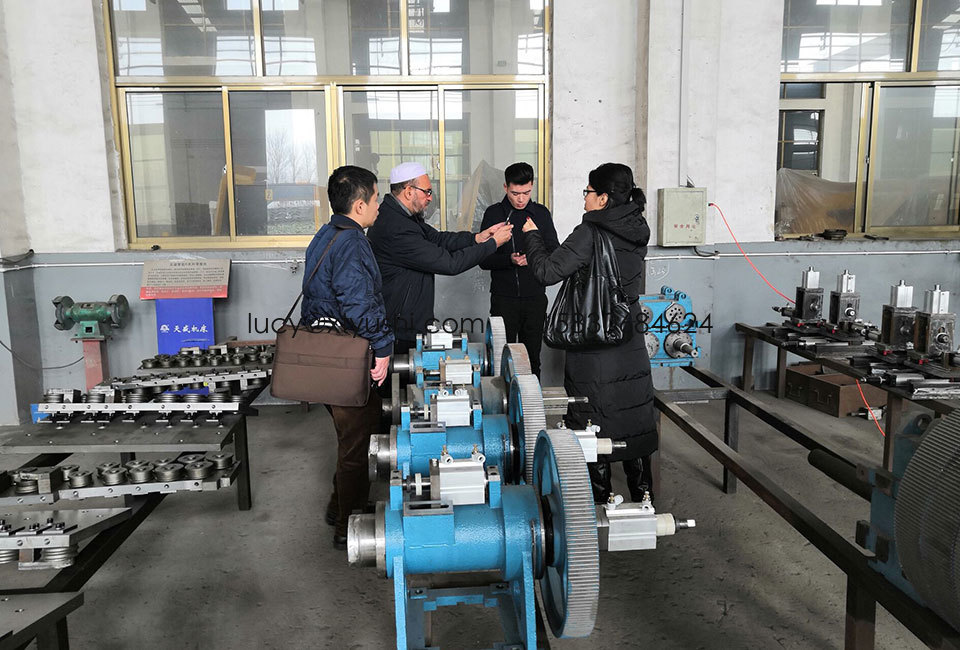 Choosing the Right Thread Rolling Machine Manufacturer