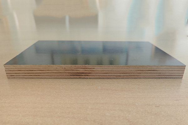 Best Quality Good Bonding Black Film Faced Plywood