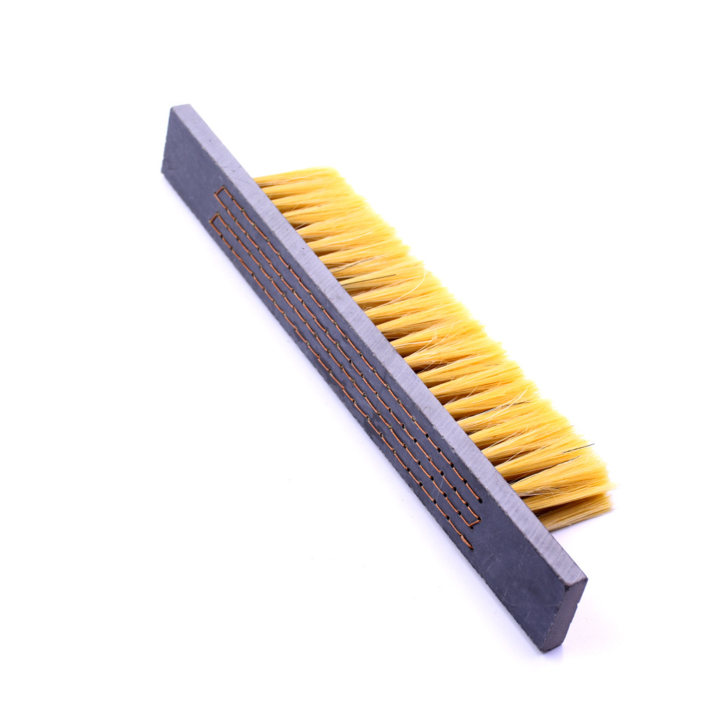 Strip brush