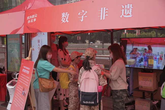 學習實踐大篷車“紅”動廣州，黨建也能變得更有趣
