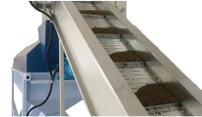 Roller pepper screening machine