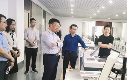 瑶海区委书记陆勤山莅临我司视察指导工作