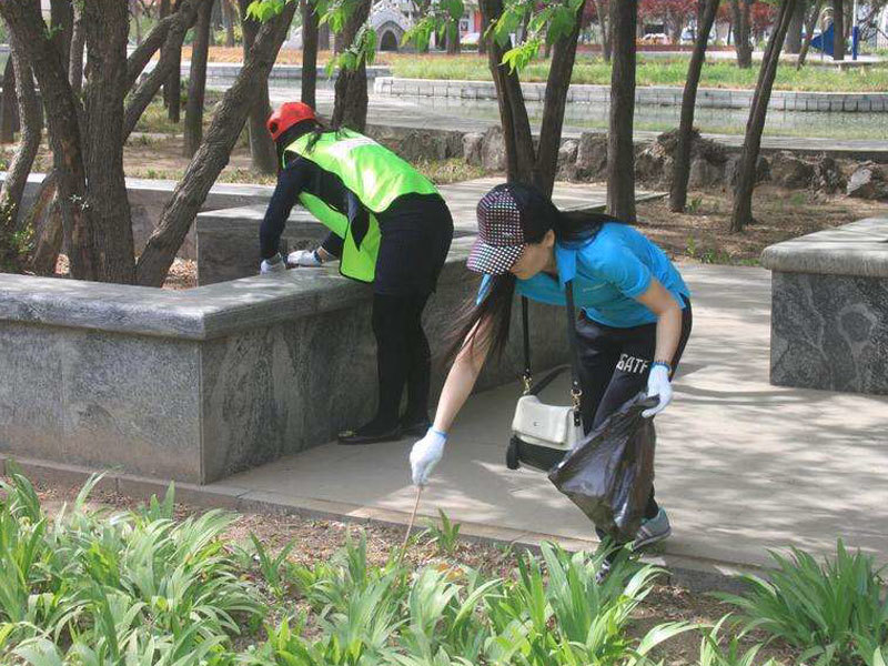 維護(hù)自然環(huán)境和諧
