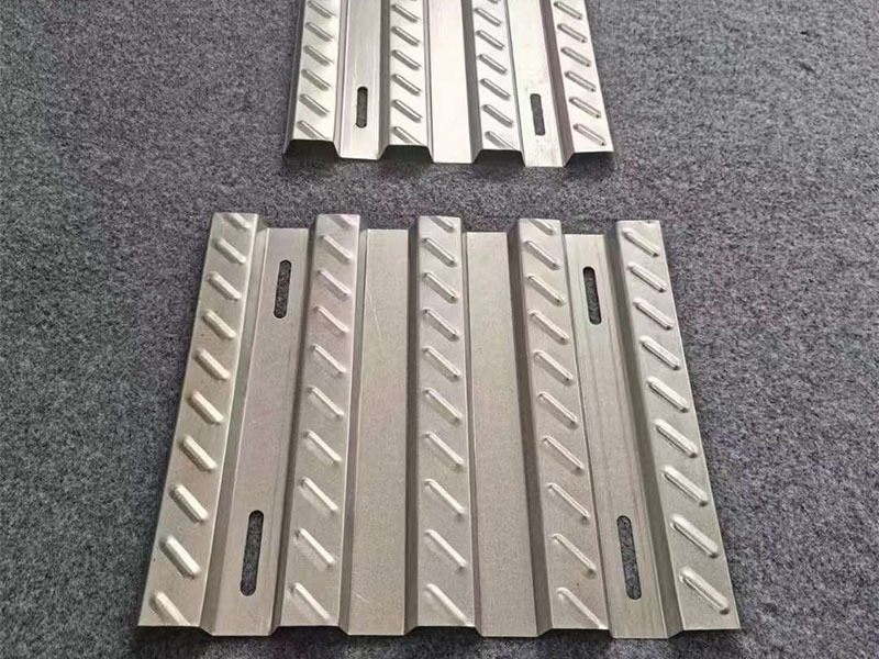 Walkway plate 3