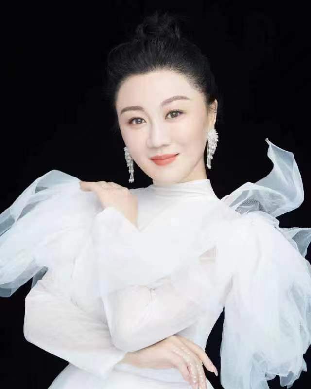 中央歌剧院女高音歌唱家——陈金玲