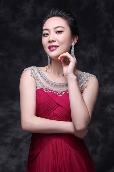 中央歌剧院女中音歌唱家——孙雪曼