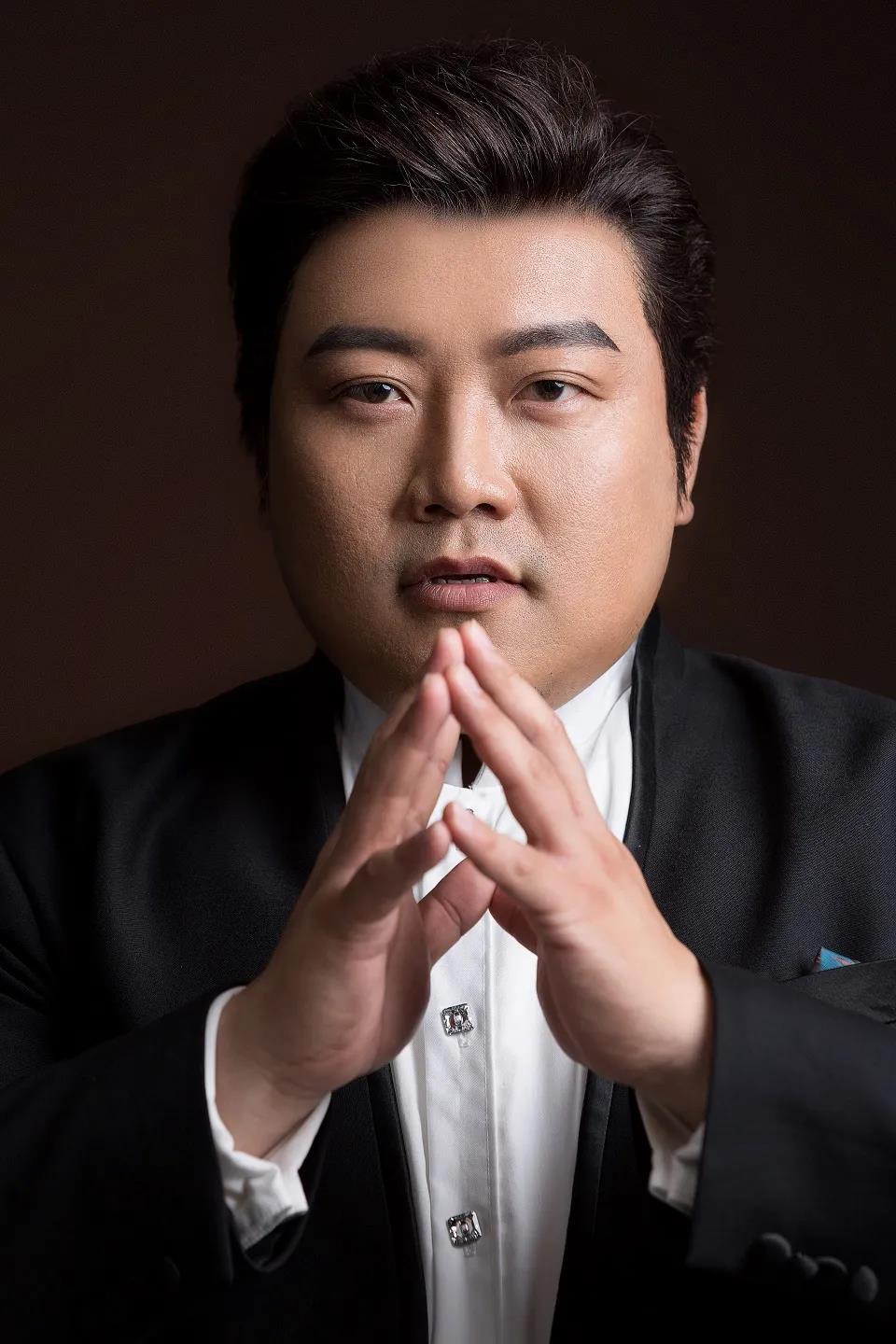 中央歌剧院男高音歌唱家——李爽