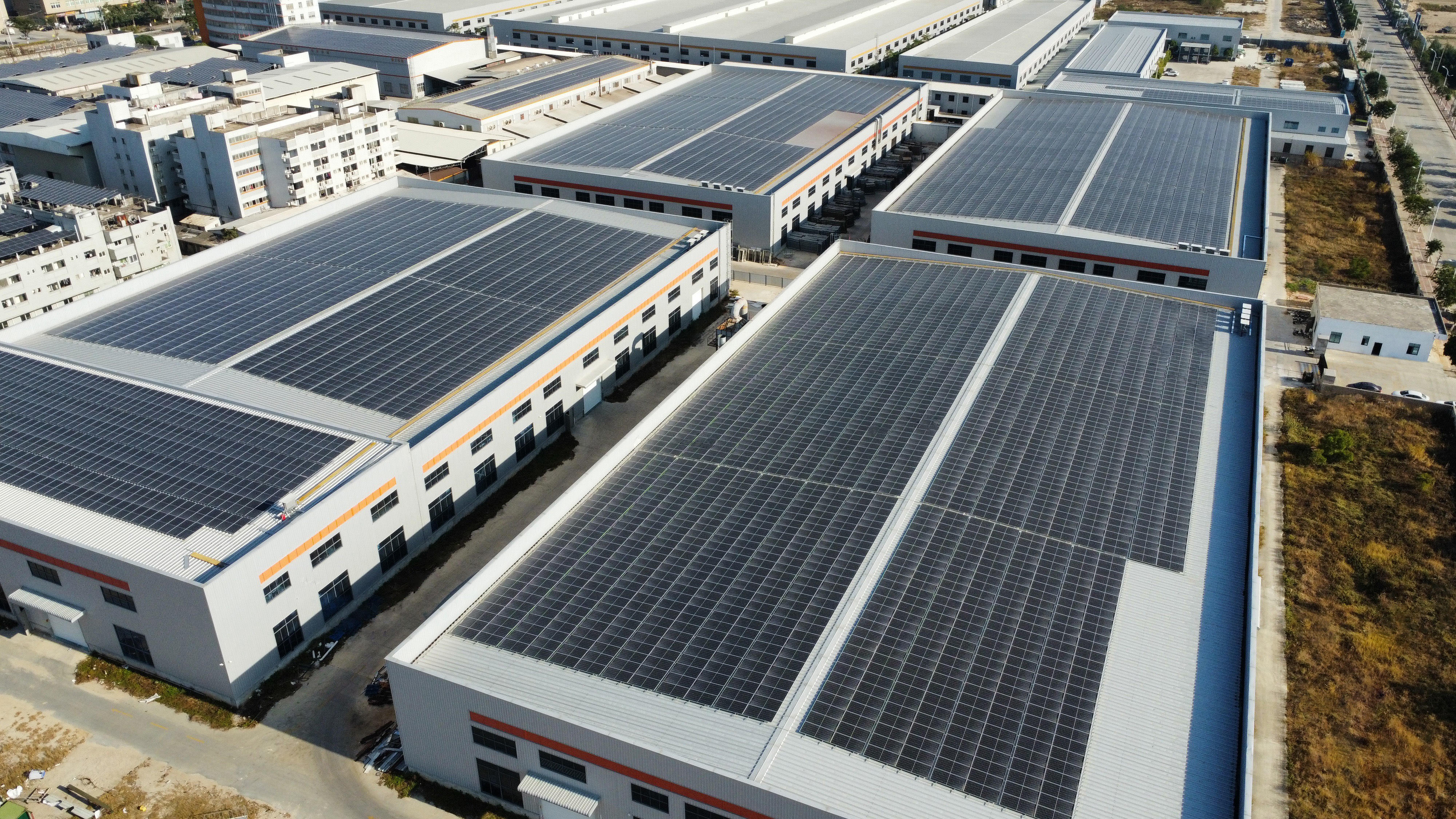 Photovoltaic power generation | Lighting up YONTHIN energy-saving road