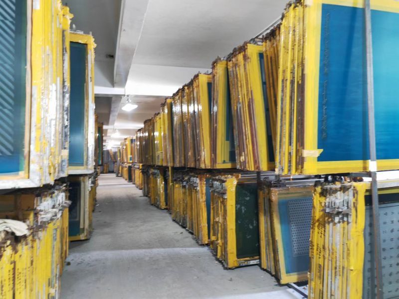 Manual plate lifting Manual plate lifting