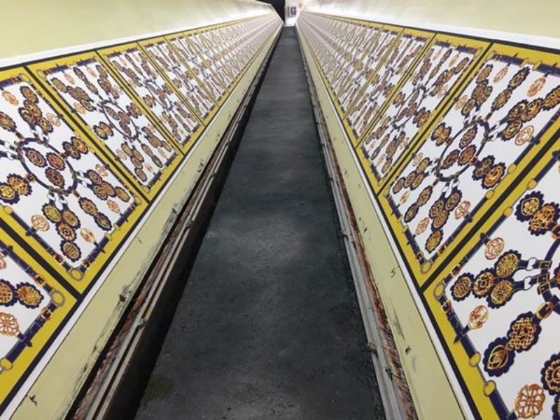 Manual plate lifting Manual plate lifting