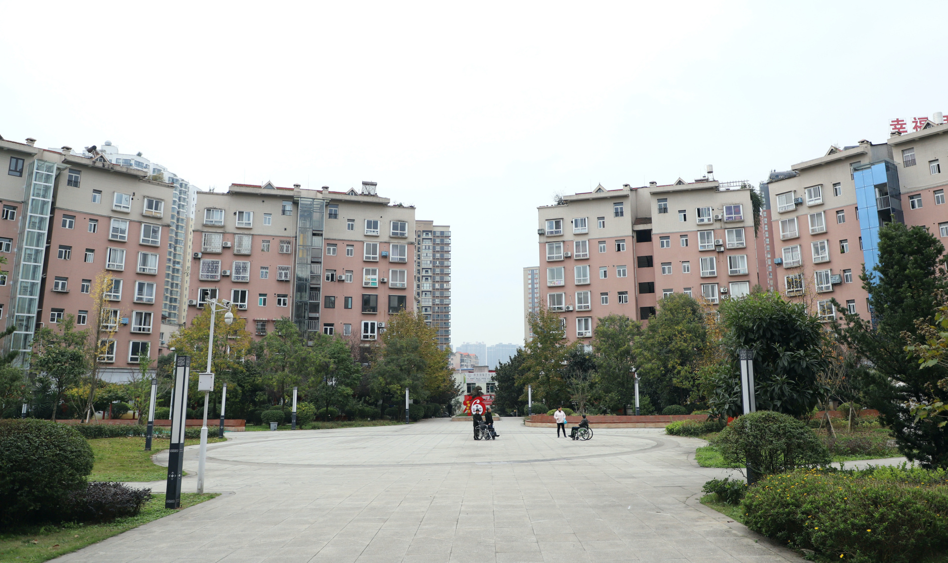 遵義市政府一小區(qū)加裝梯
