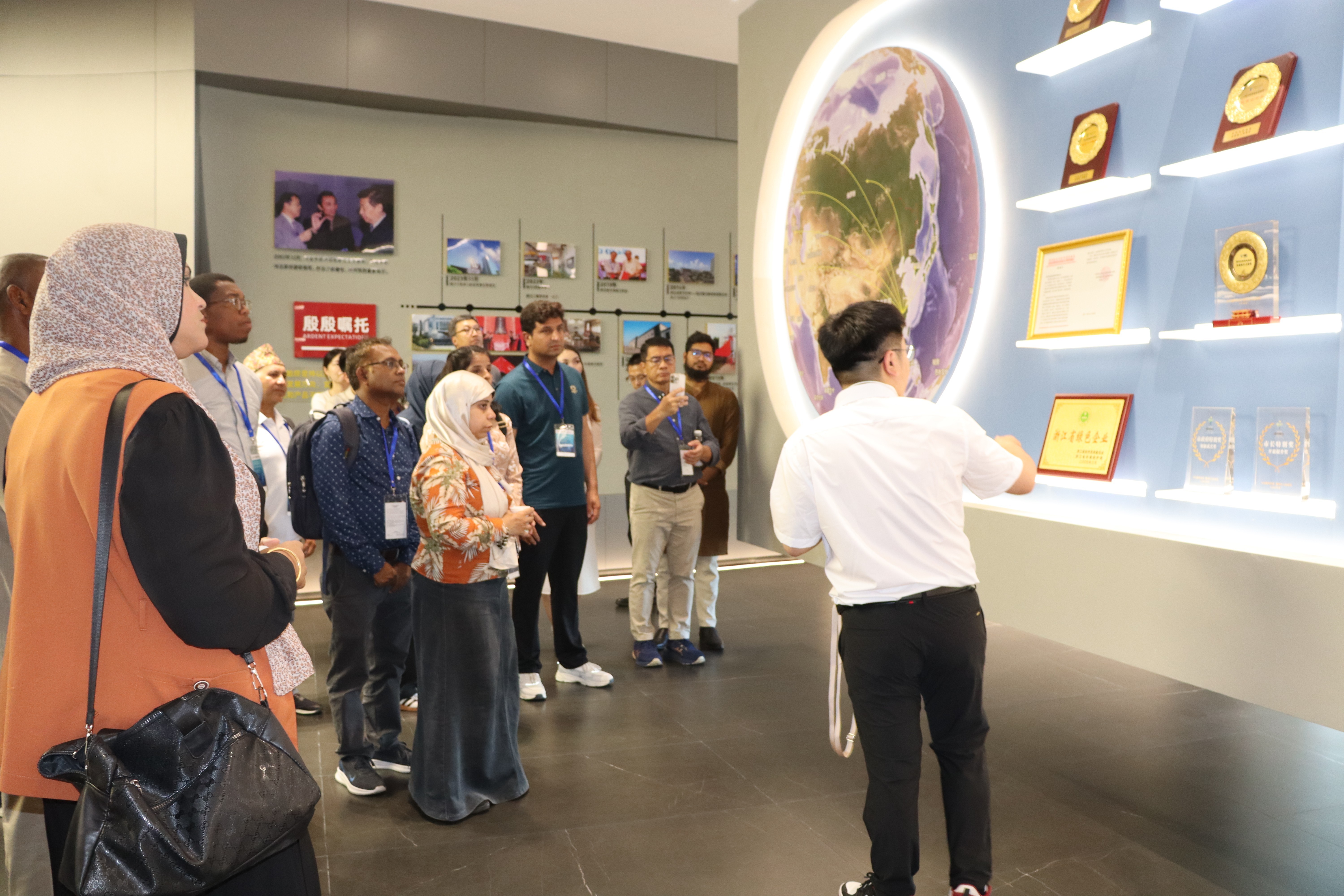 China National Pulp and Paper Research Institute led the organization of an international training course to visit Hengda New Material.