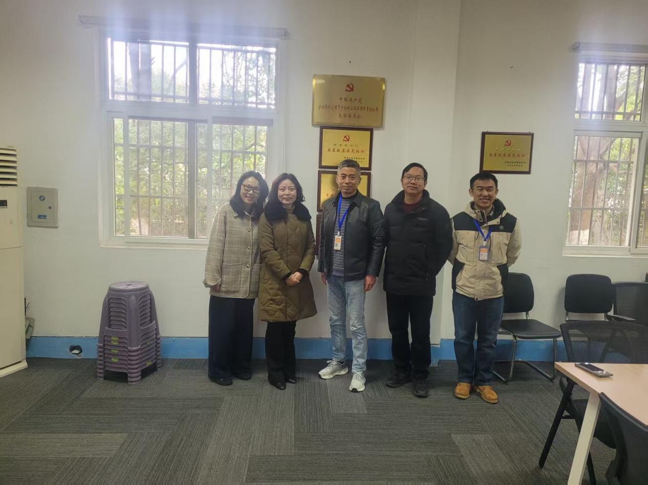 宁波职业技术学院领导来访与国贸外轮共同商议校企合作活动成果宣传