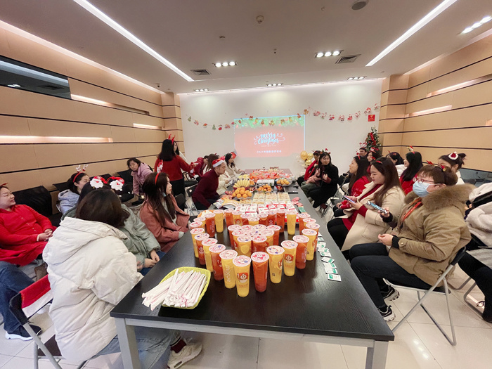 2021，12,28圣誕茶話會(huì)