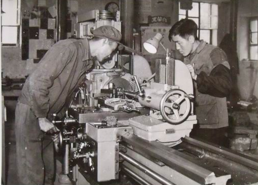 1987年 1987年