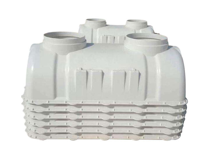 Molded septic tank