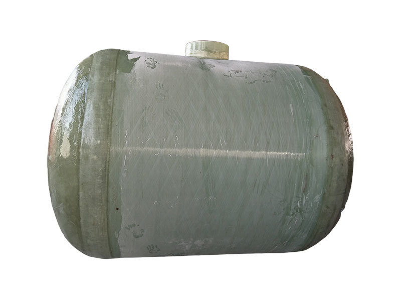 Winding septic tank
