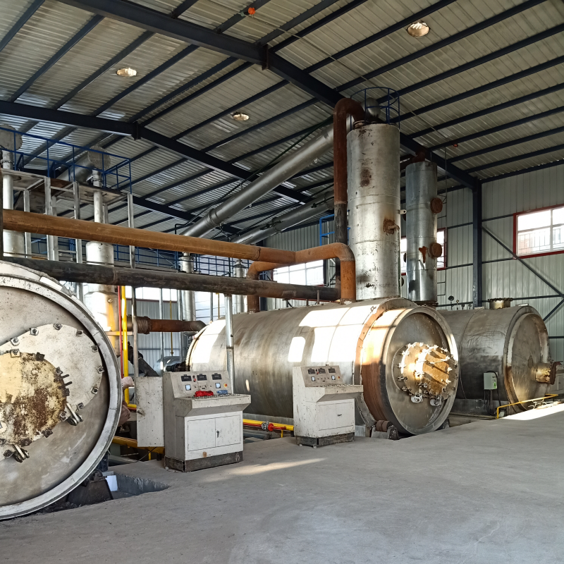 Waste oil distillation plant