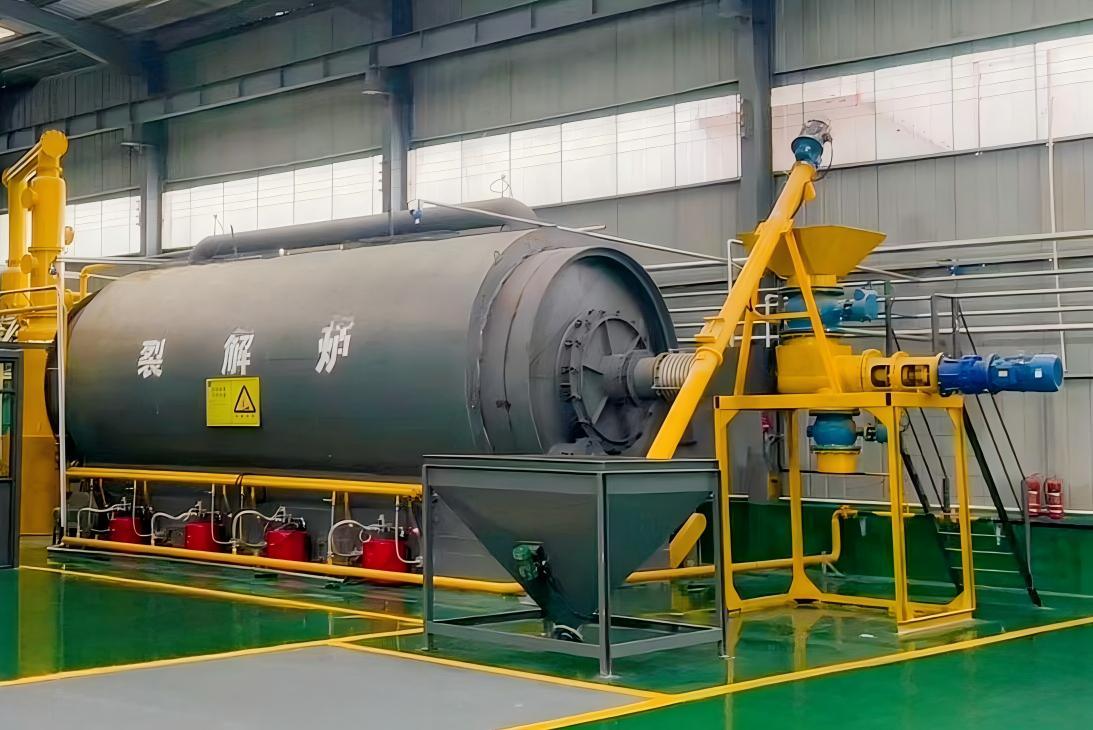 Waste plastic pyrolysis plant