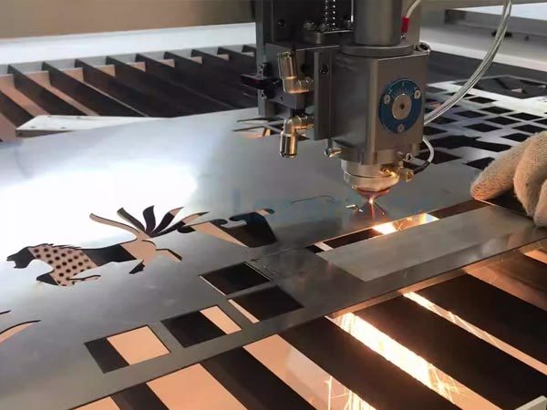 Maintenance of fiber laser cutting machine