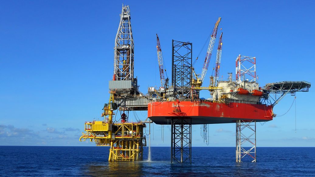 China's intelligent offshore drilling platform completed offshore installation