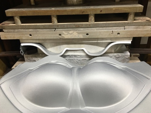 模具開發
