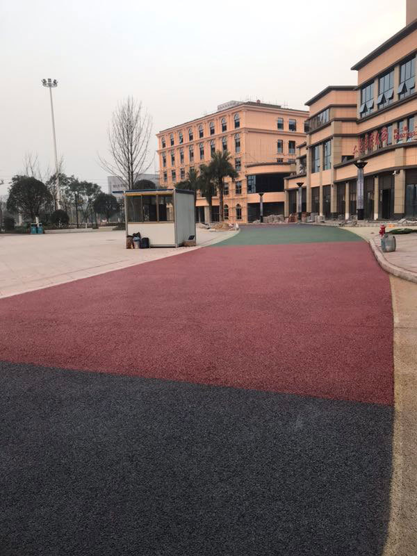 大足万古风情商业街 / 彩色生态透水混凝土路面