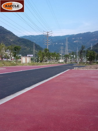 开县体育场 / 彩色生态透水混凝土路面