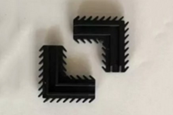 L-shaped decorative strip