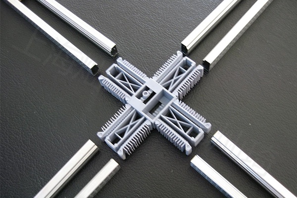 Aluminium bar cross connection