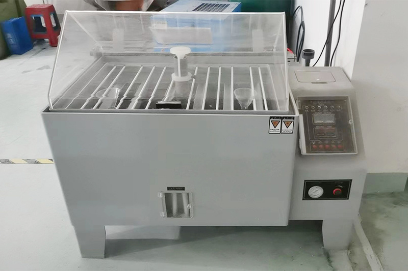 Salt spray test chamber