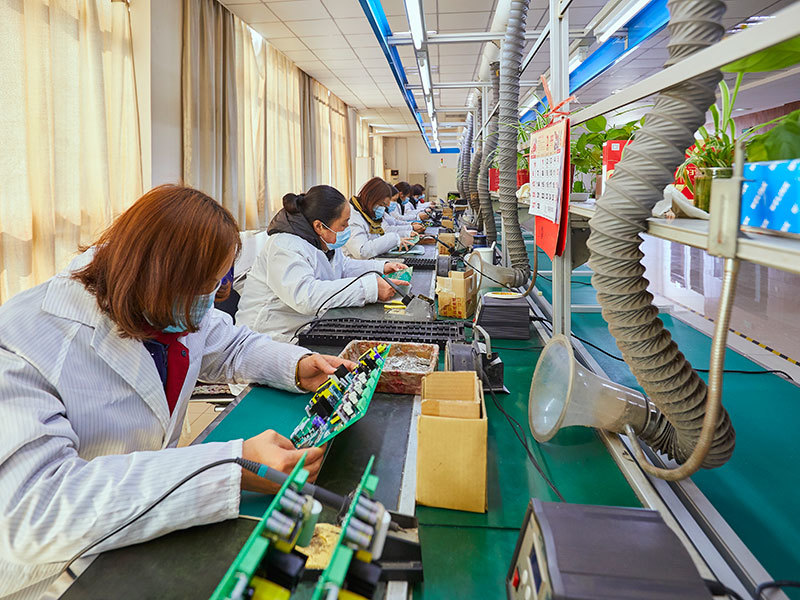 Plug in assembly line