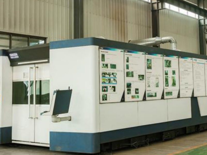 Laser cutting machine