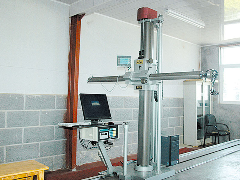 Three-coordinate measuring instrument