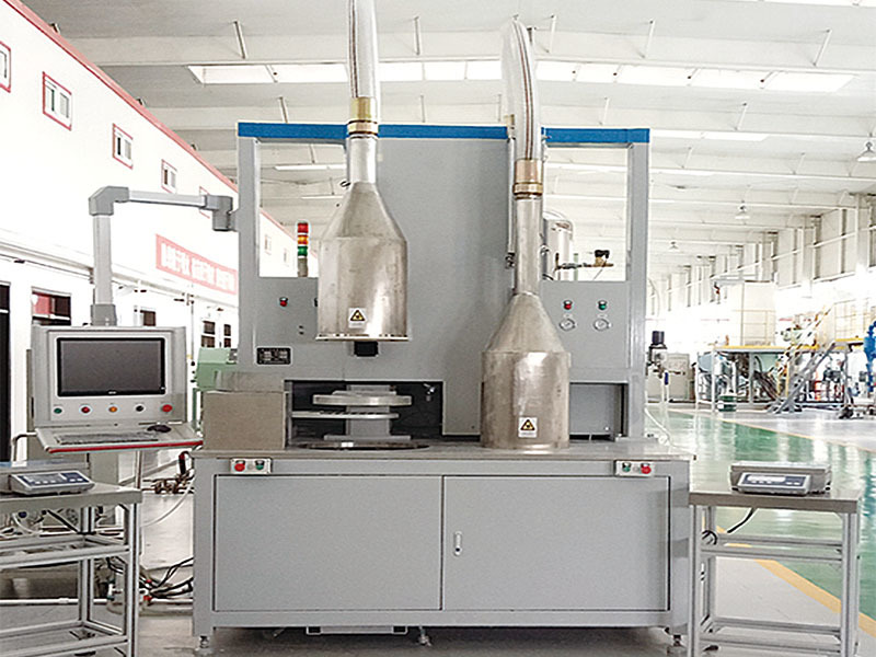 Automatic feeding coating machine