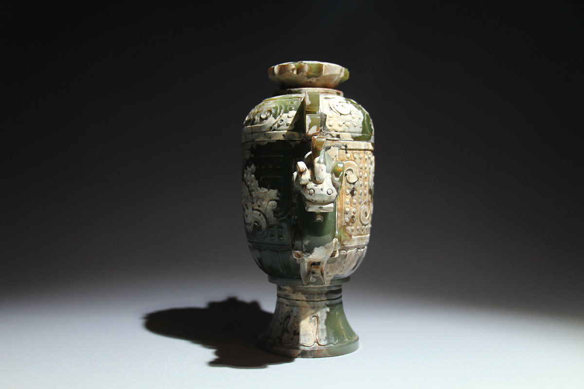 战汉双龙玉瓶/和田碧玉/钙化/有盖子/龙纹瓶身/真品/包老保真
