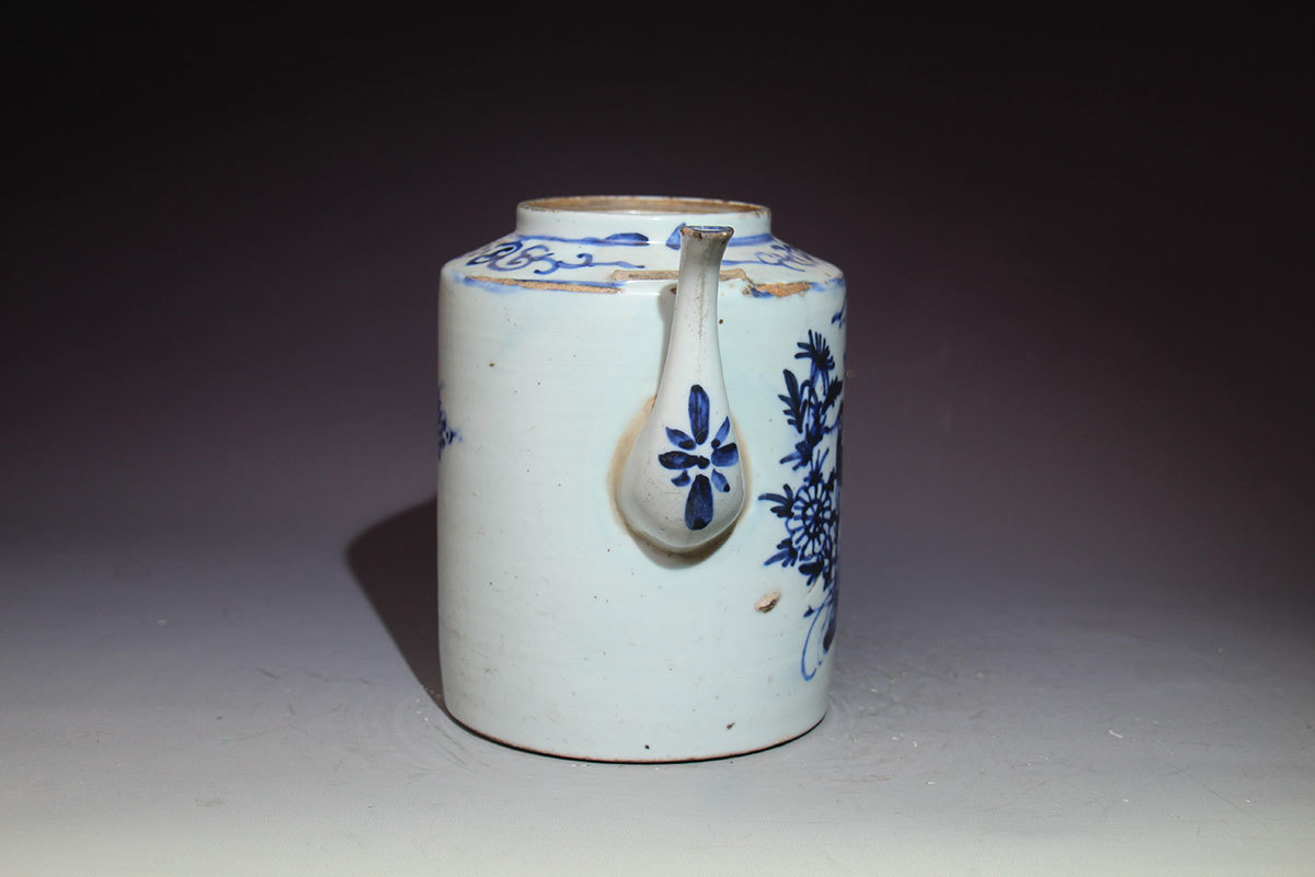 晚清/青花花鸟执壶/茶壶/瓷壶/画风活泼笔法传神/收藏品