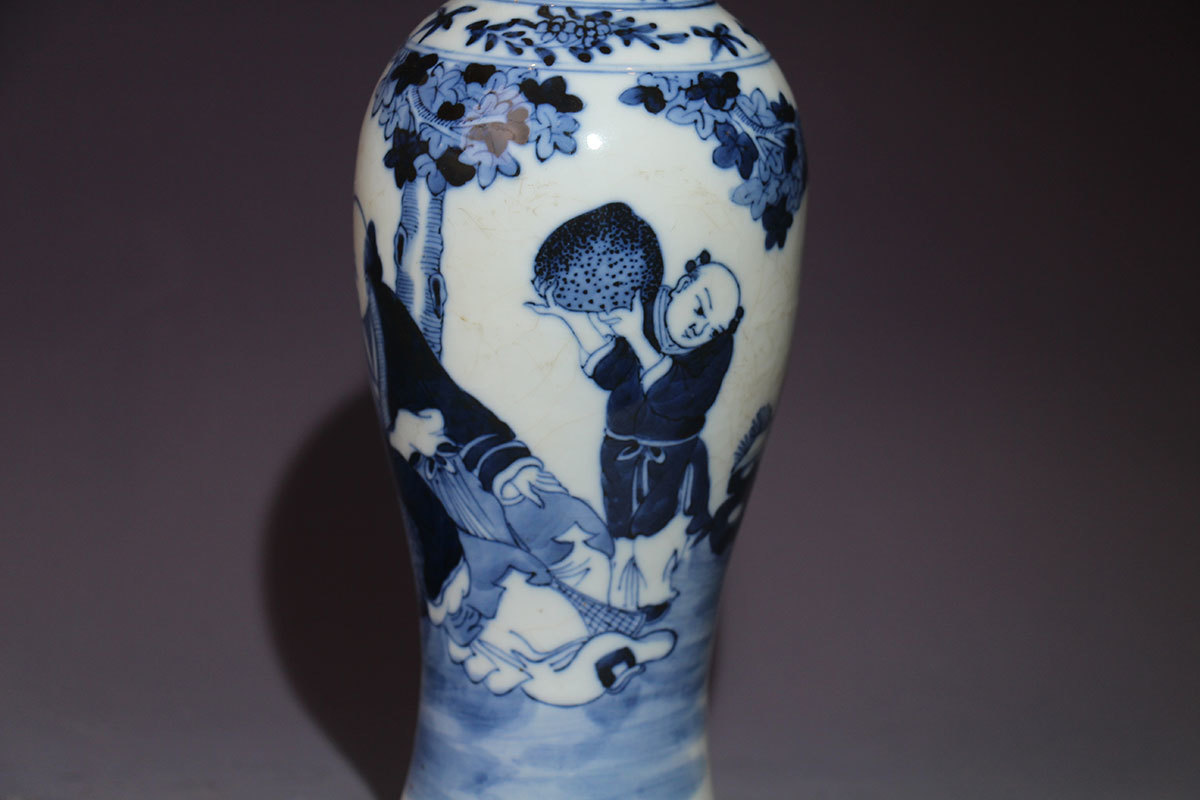 晚清/青花人物/瓶器型独特/流线顺畅优美/瓷质洁净如玉/绘画工整