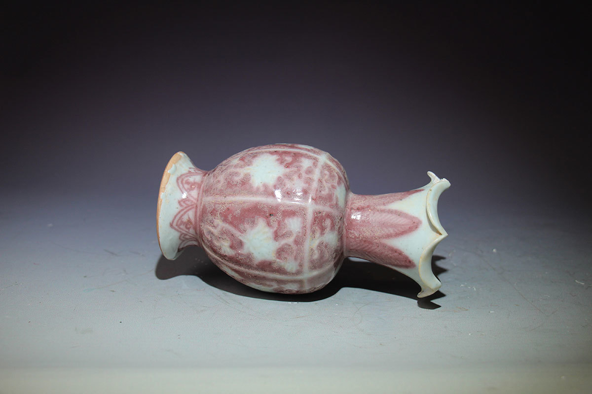 元代/釉里红花瓶/釉里红瑰丽而沉静艳媚/瓷器中的贵族/艺术珍品