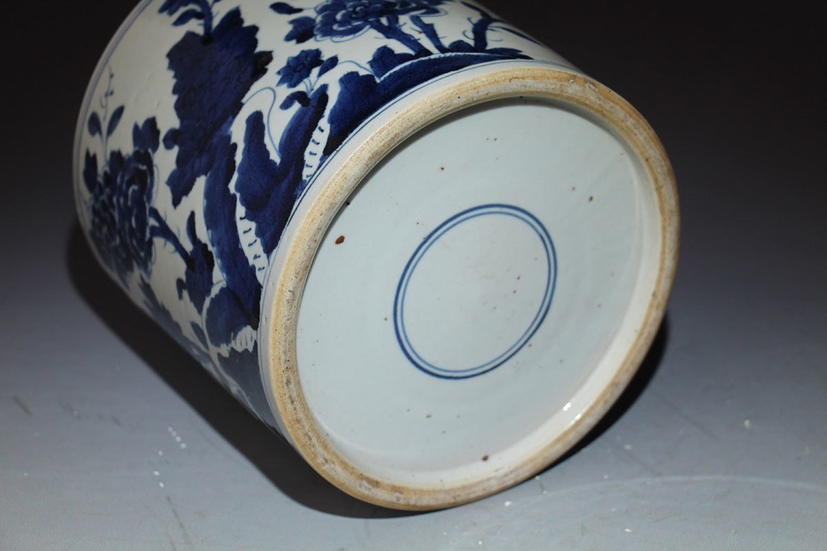 清代/青花花鸟笔筒/文房用器/牡丹穿花纹/釉面光洁/画工丰满精细