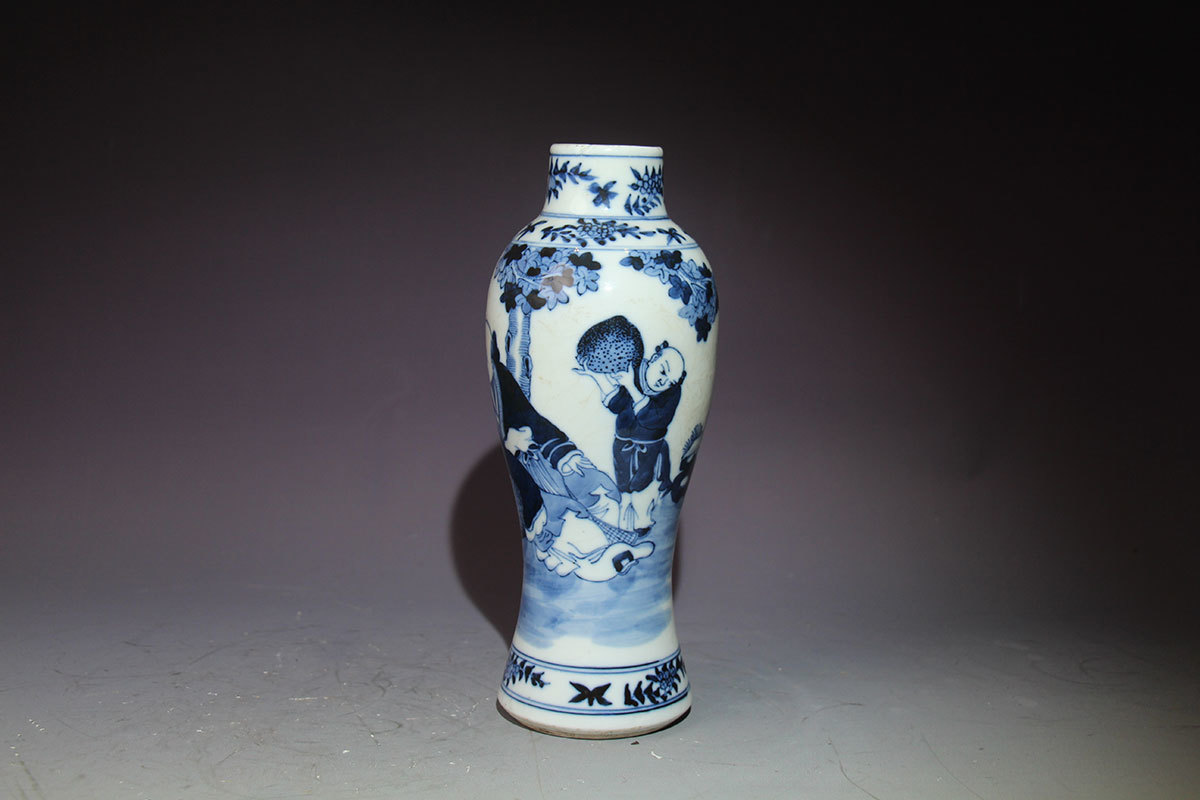 晚清/青花人物/瓶器型独特/流线顺畅优美/瓷质洁净如玉/绘画工整