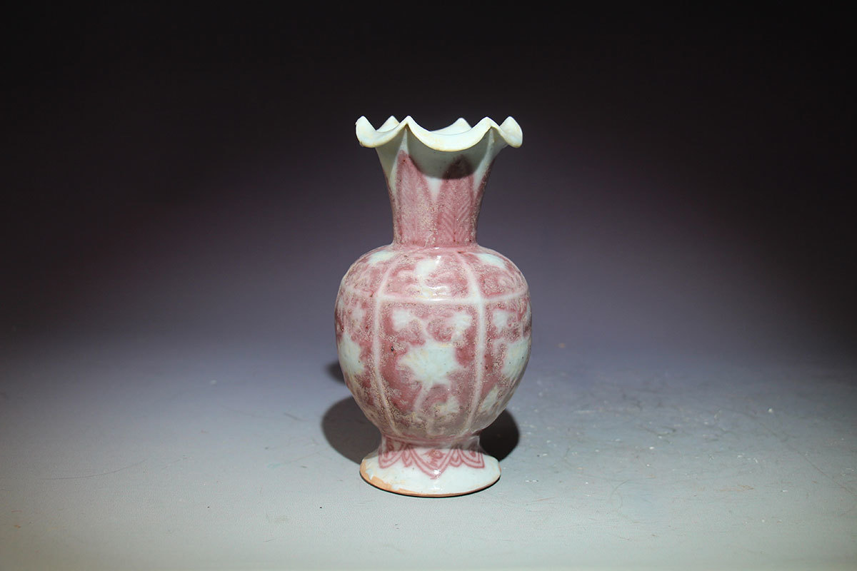元代/釉里红花瓶/釉里红瑰丽而沉静艳媚/瓷器中的贵族/艺术珍品